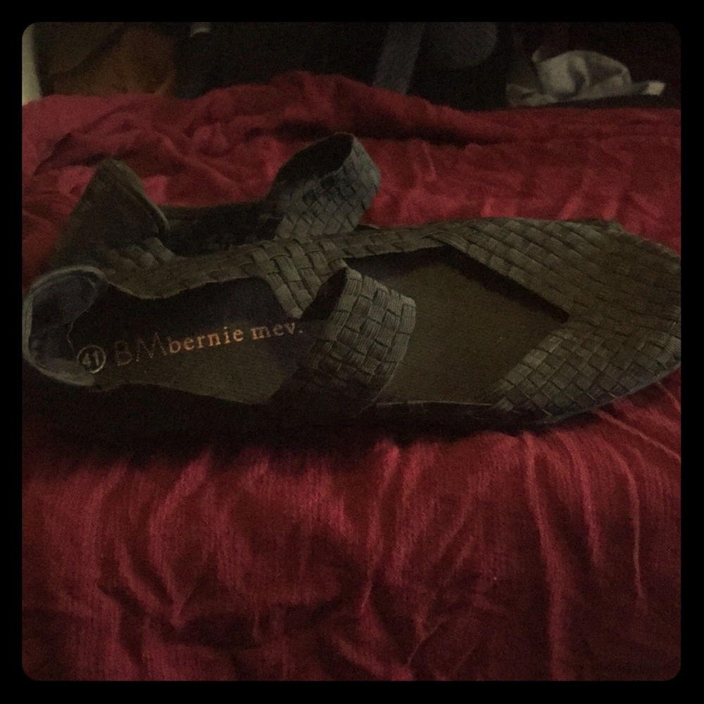 Bernie Mev flats